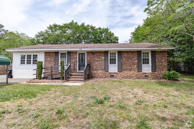 Building Photo - SPACIOUS Brick Home in Goldsboro just minu...