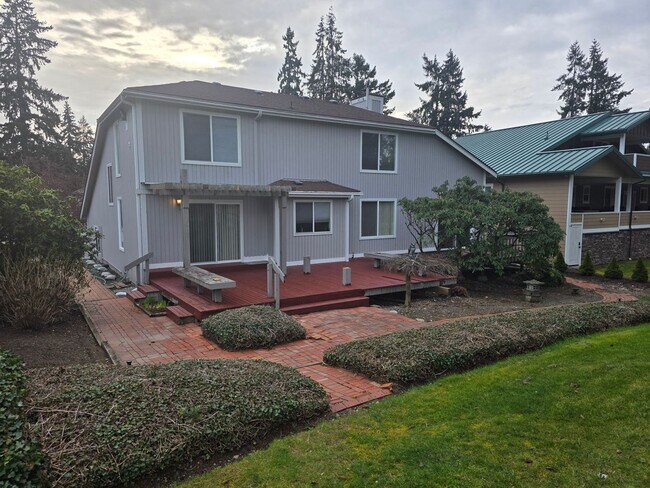 Photo - Twin Lakes life on a golf course - 4 bedroom 2.5 bathroom with 2 car garage - Move in now!