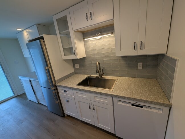 Photo - 5028 SE Hawthorne Blvd