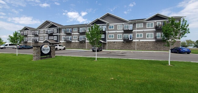 Photo - 203 Lake Shore Dr NE