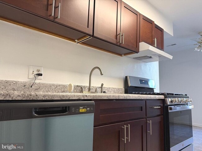 Photo - 3300 Woodburn Village Dr Unidad 23