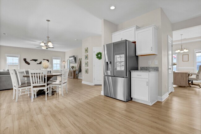 Photo - 821 Cooke Dr