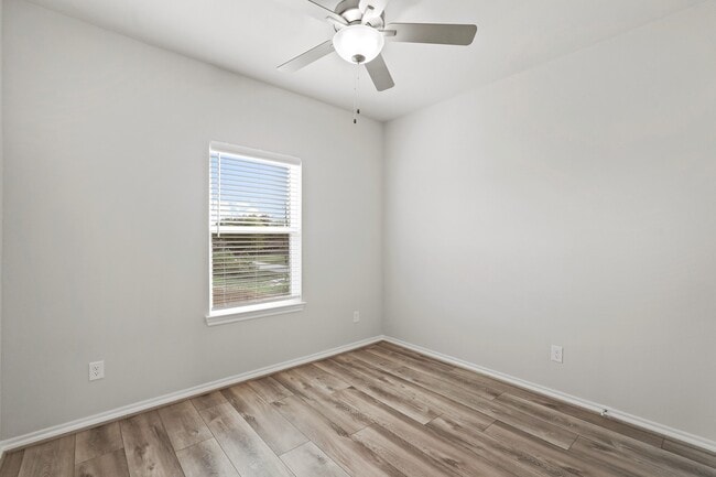 Building Photo - 1407 Acorn Mdw St