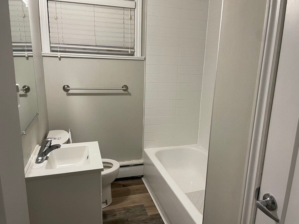 Photo - 464 Elizabeth St Unit 4