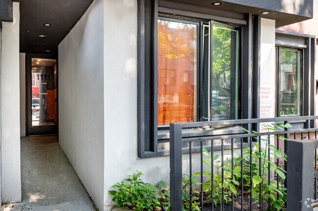 Entrada - 1111 - 1115 Decatur St