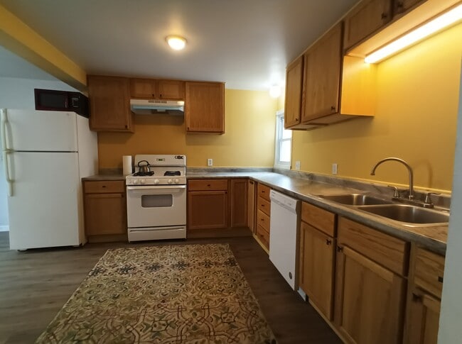 Photo - 2009 2nd St NE