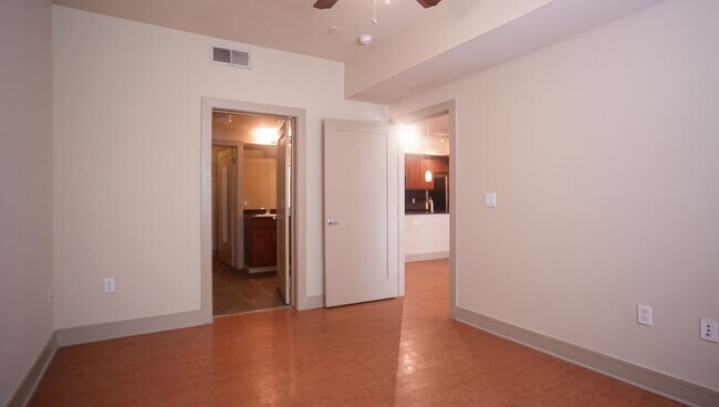 Photo - 2/2 Near Shopping and the Medical District