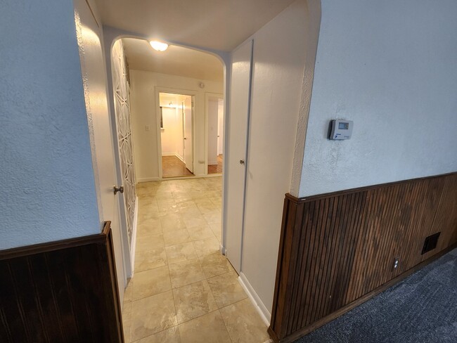 Photo - 2034 Sinclair Ave NE
