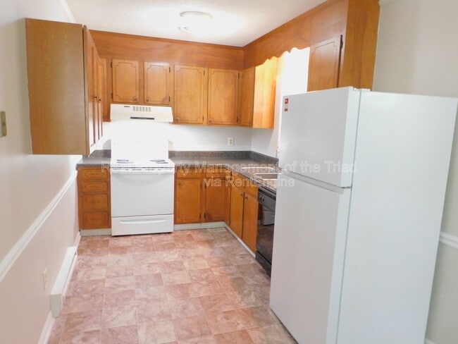 Photo - 2006 Creekwood Dr