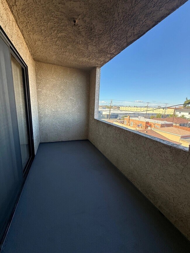 Photo - 14020 Yukon Avenue,