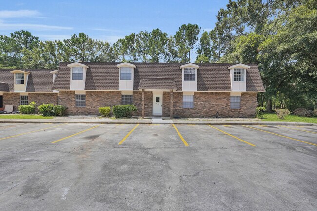 Photo - 111 E Mell St Apartments Unit 9