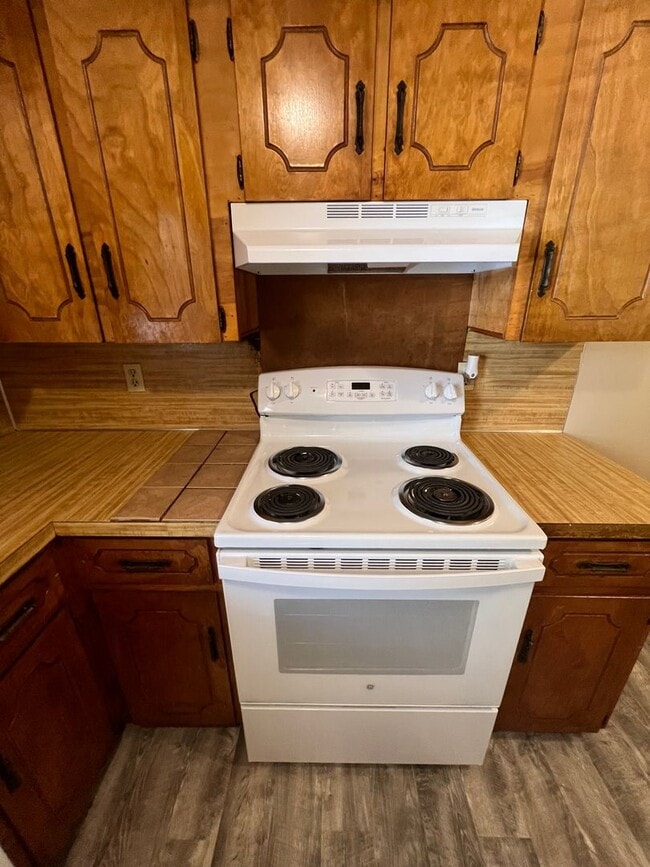 Photo - 9 Pinewood Ct Unit 9D