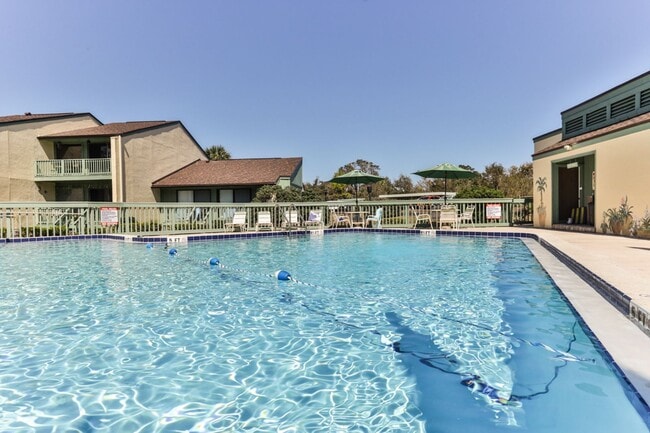 Building Photo - Vacation, Furnished, Townhome 2 Bed/ 1.5 B...