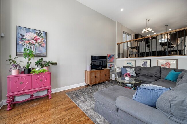 Photo - 1742 N Bissell St