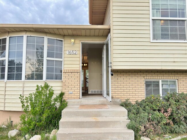 Photo - 1652 400 E House