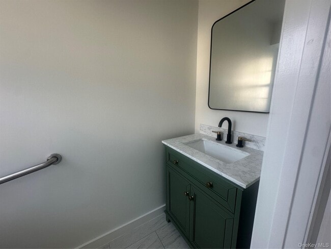 Photo - 256 Quassaick Ave