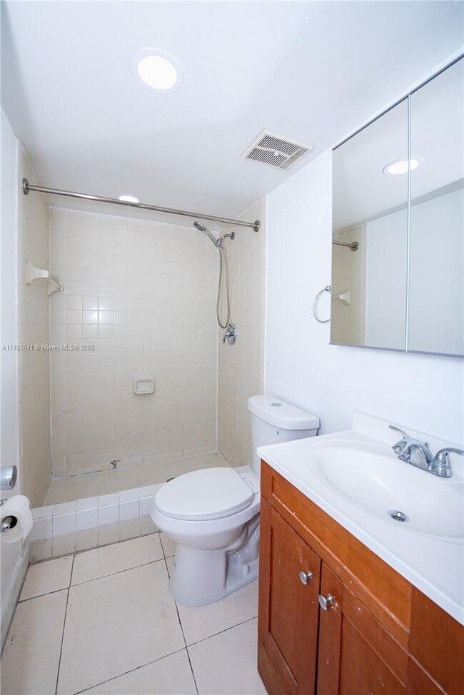 Photo - 1720 NW North River Dr