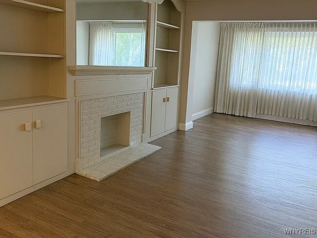 Photo - 300 North Park Ave