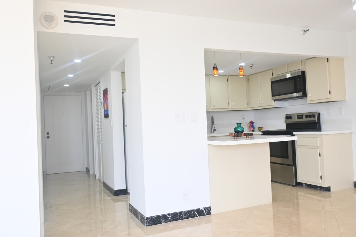 Photo - 290 174th St (Sunny Isles Beach, FL)