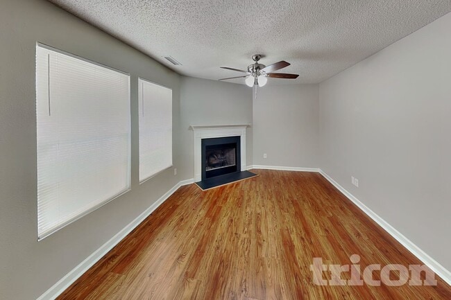 Photo - 901 Skywatch Ln