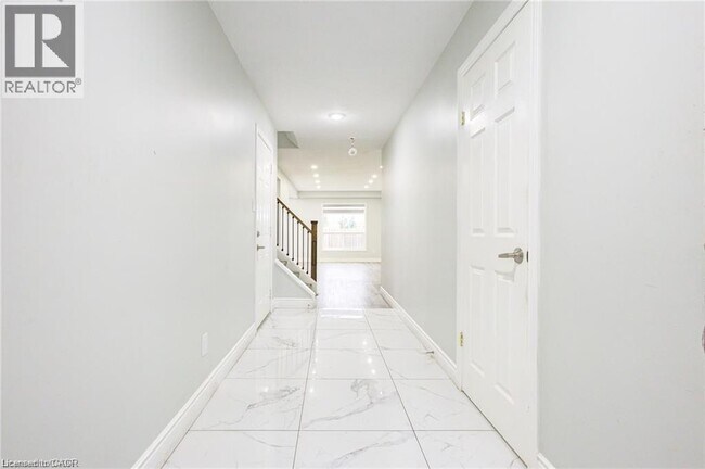 Photo - 110 Commonwealth St