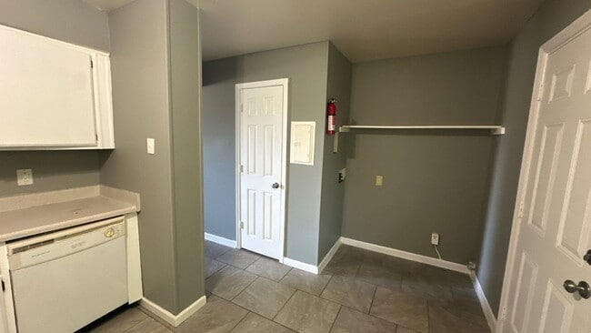 Photo - 224 Greenleaf Cir