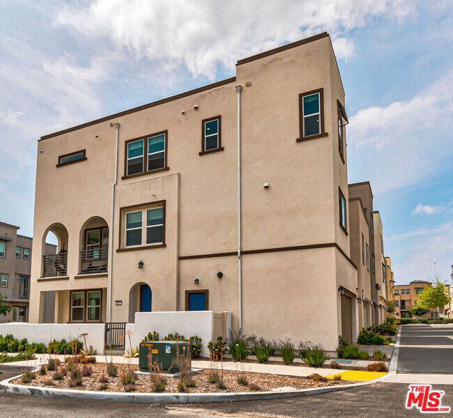 Photo - 667 Daniel Freeman Cir