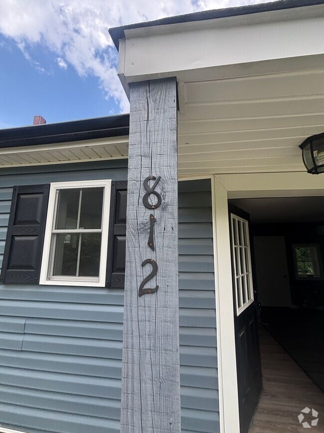Building Photo - Furnished 1 bedroom 1 bath in Salem Rental