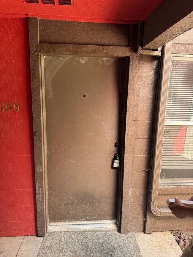 READY SOON! Ground-Level Condo in Universi... - READY SOON! Ground-Level Condo in Universi...