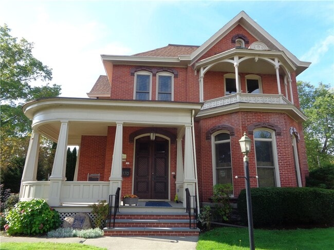 Photo - 170 E 1st St