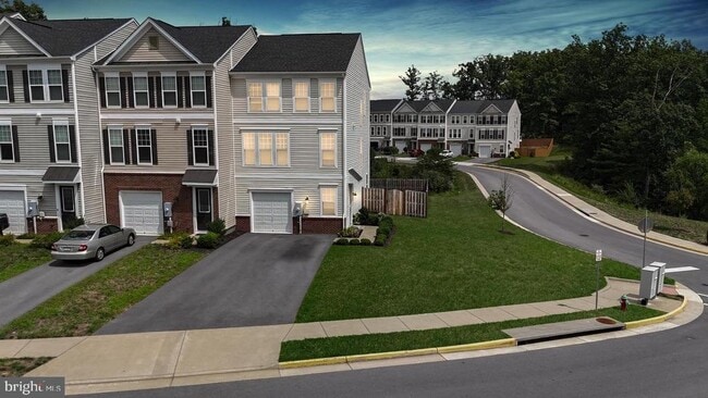 Building Photo - 121 Sequoia Dr