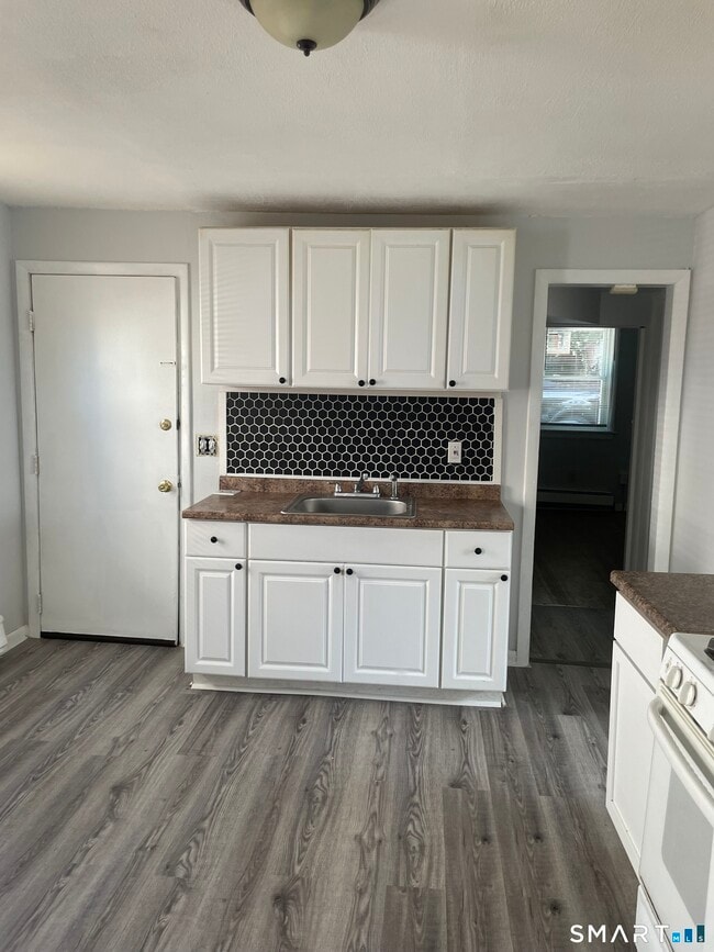 Photo - 102 Adeline St