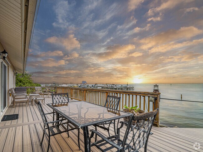 Building Photo - 1716 Indian River Dr Rental