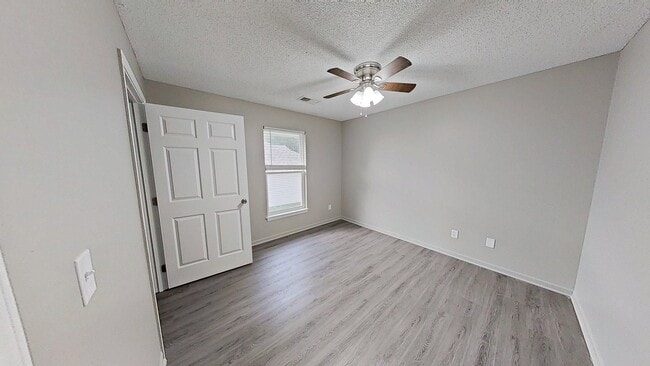Photo - Oak Grove 2 Bedroom 1 1/2 Bath Duplex