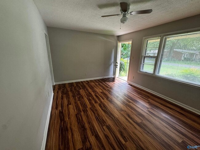 Photo - 109 Carol Dr