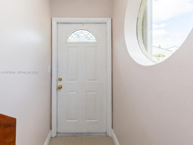 Photo - 11202 Taft St Unit 11202