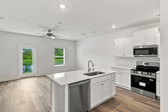 Photo - 157 Hawk St