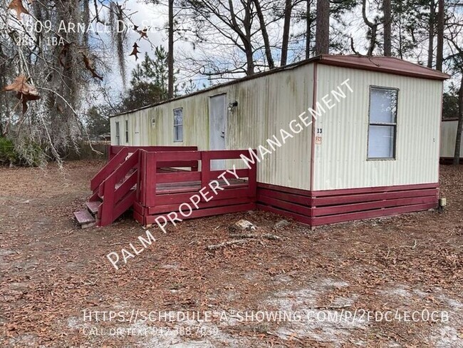 Building Photo - 2 bedroom, 1 bathroom single home in the O...