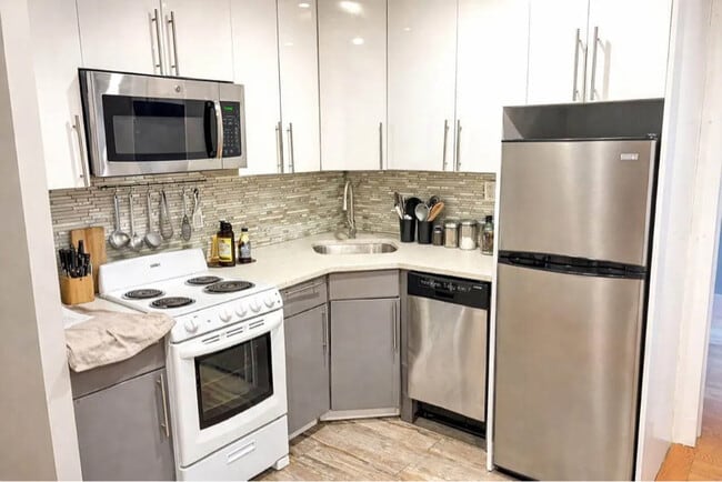 Photo - 480 Concord Ave Unidad 2