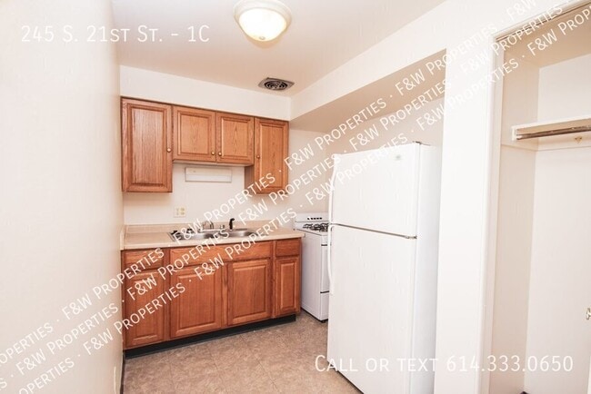 Photo - 245 S 21st St Unit 1C