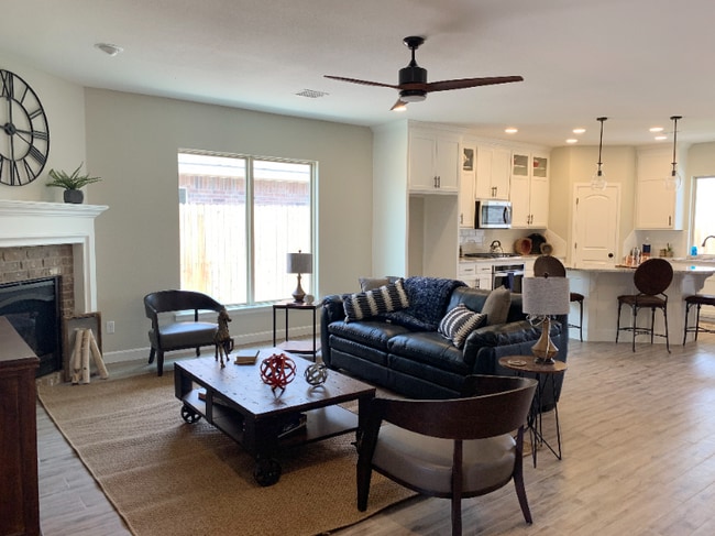 Photo - 1308 Solomon Ln