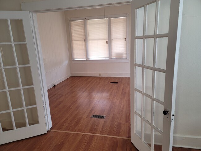 Photo - 446 W Railroad Ave