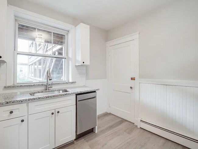 Photo - 25 Roslyn St Unit #10