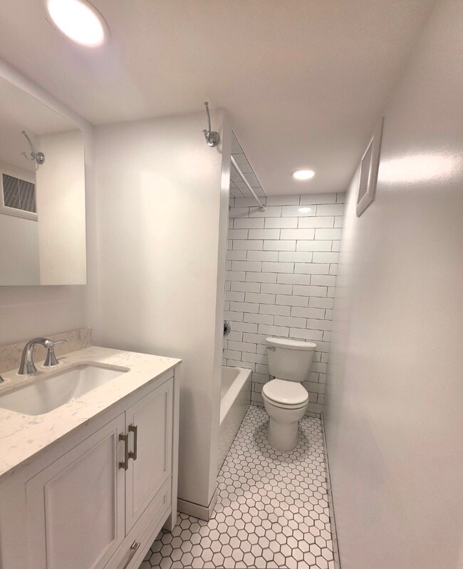 114 Woodbridge Ave