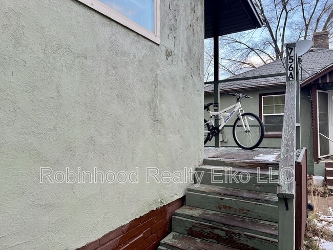 Photo - 756 1/2 Maple Street