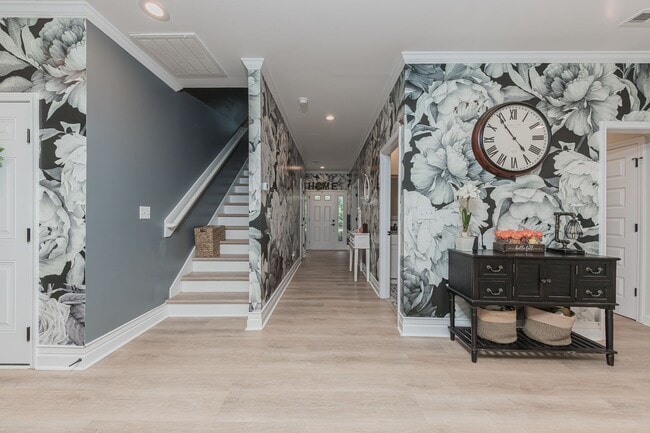 Photo - Coastal Elegance on a Spacious Corner Lot in Kings Harbor