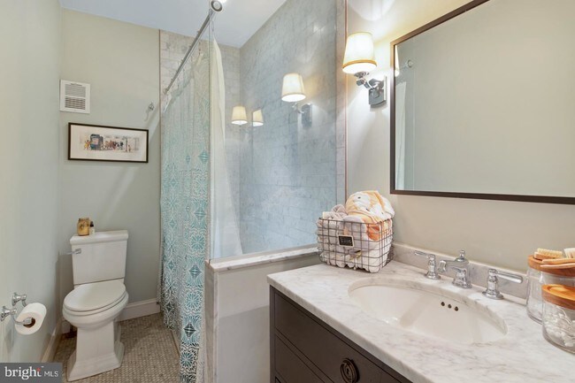 Photo - 1245 Lombard St