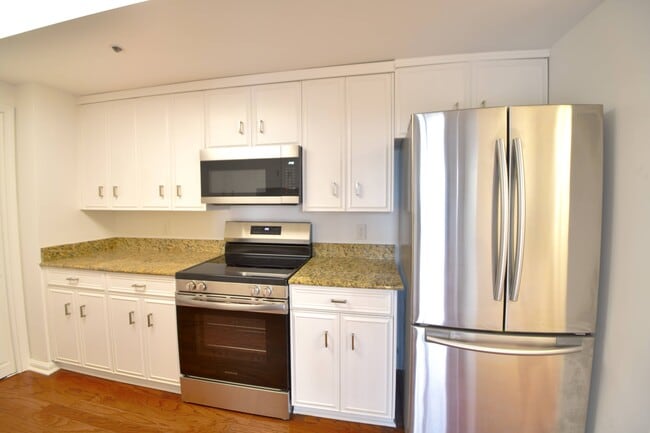 Photo - 2121 S Yorktown Ave