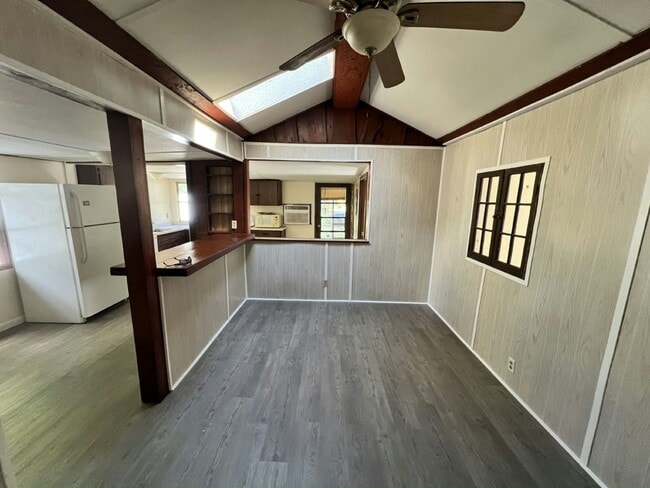 Photo - 7955 Elliott Rd