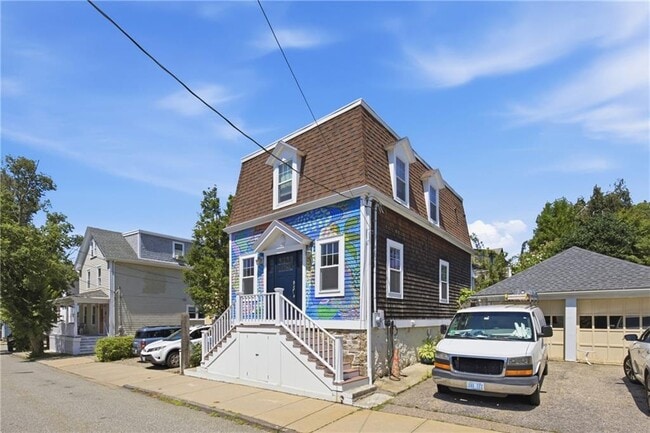26 Bacheller St